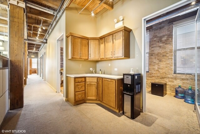 More Photos Of 1348 W Concord Pl, Chicago Office For Lease