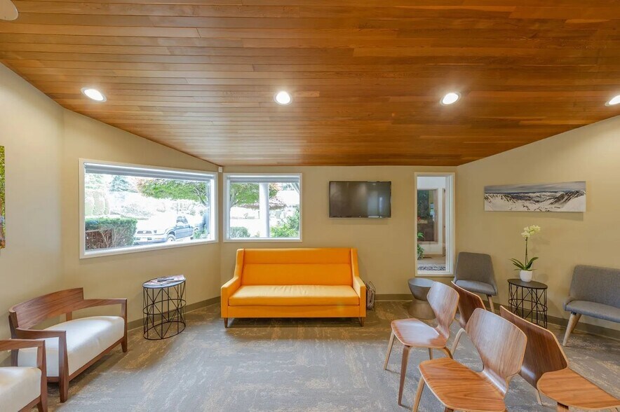 More Photos Of 1346 8th St NE, Auburn Office For Sale