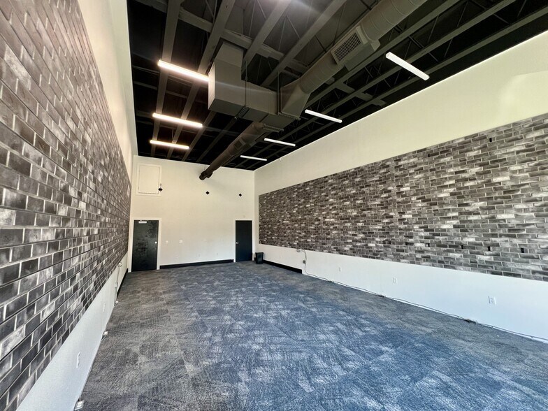 More Photos Of Highway 101 At Hemlock Ave, Coos Bay Unknown For Lease