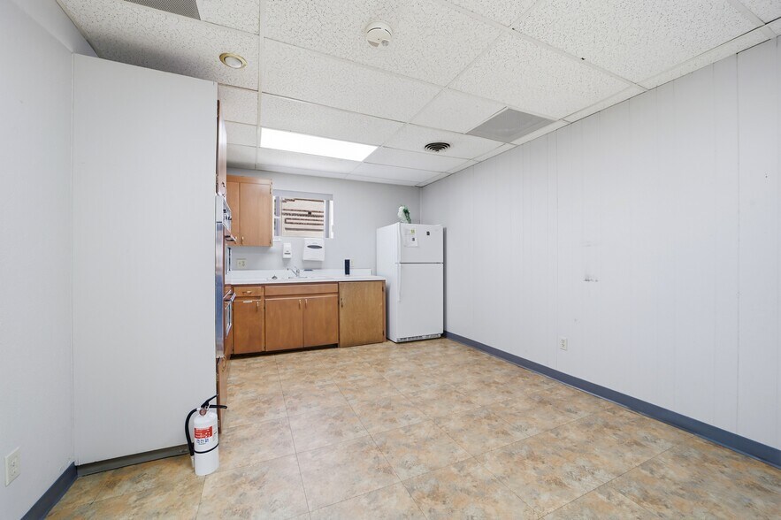 More Photos Of 502 Colorado Ave, La Junta Medical For Sale