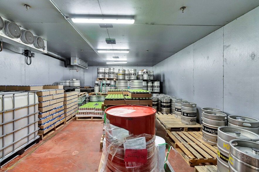 More Photos Of 3717 Jonlen Dr, Fairfax Flex For Sale