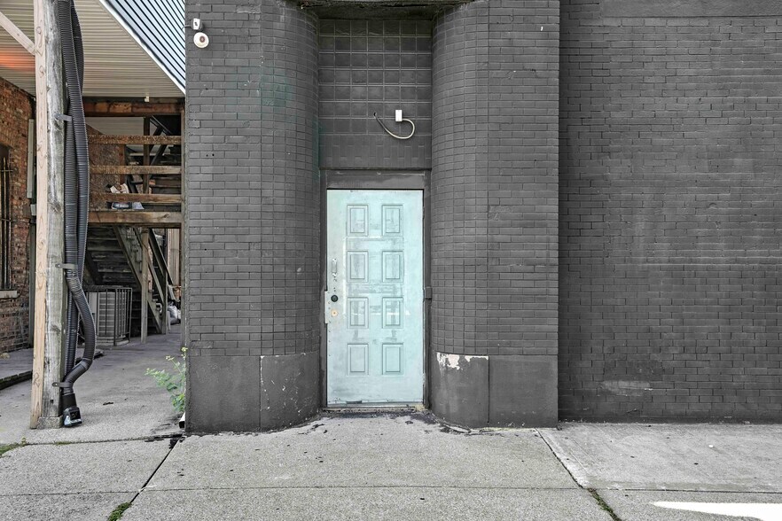 More Photos Of 4620 Tod Ave, East Chicago General Retail For Sale