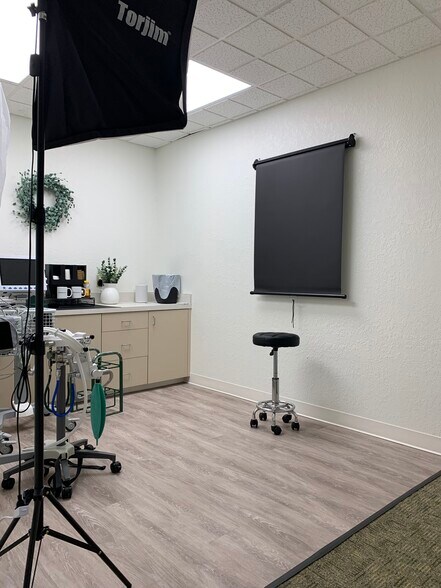 More Photos Of 35801-36091 US Hwy 19 N, Palm Harbor Freestanding For Lease