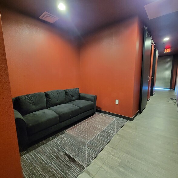More Photos Of 6711 Oak St, Frisco Movie Theatre For Sale