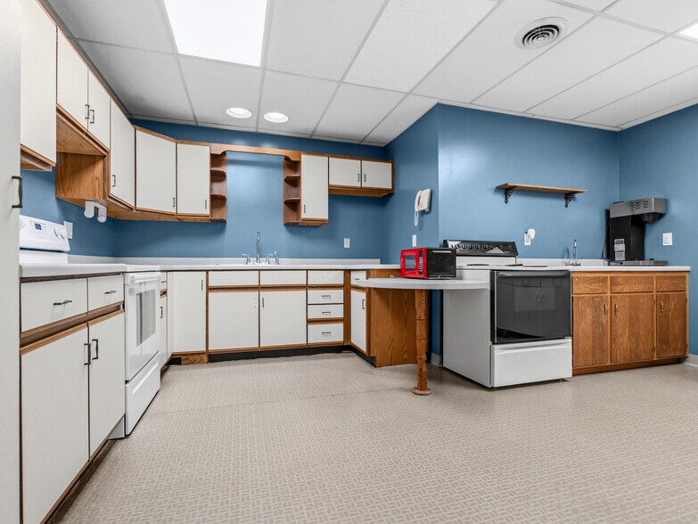 More Photos Of 1 N Main St, Rice Lake Specialty For Sale