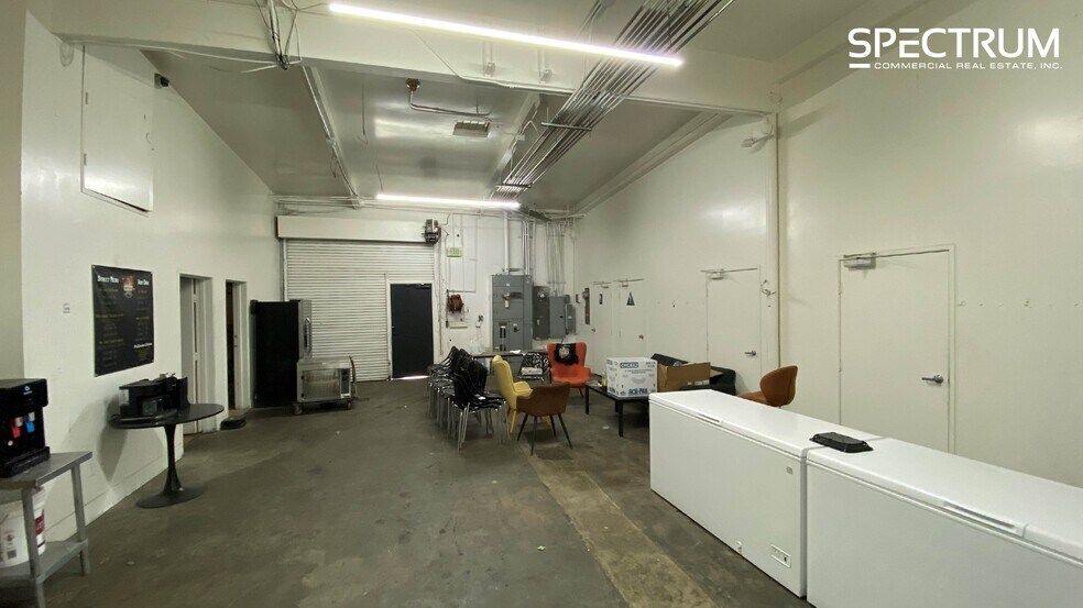 More Photos Of 14532 Blythe St, Van Nuys Manufacturing For Lease