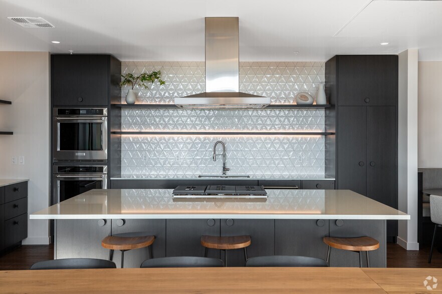 More Photos Of 875 NE 27th Ave, Portland Apartments For Lease