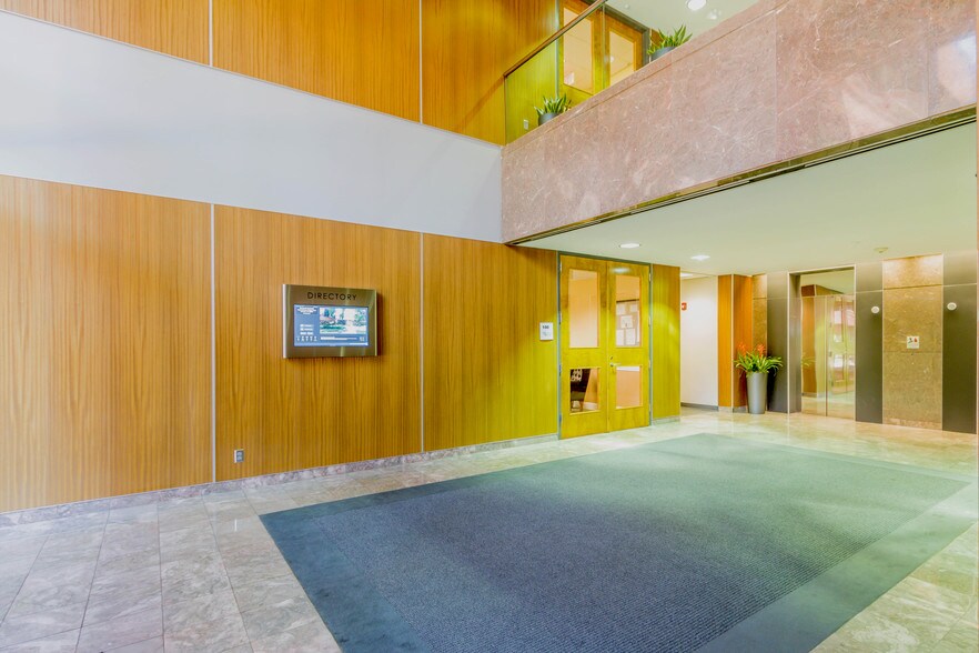 More Photos Of 1080 Holcomb Bridge Rd, Roswell Office Residential For Lease