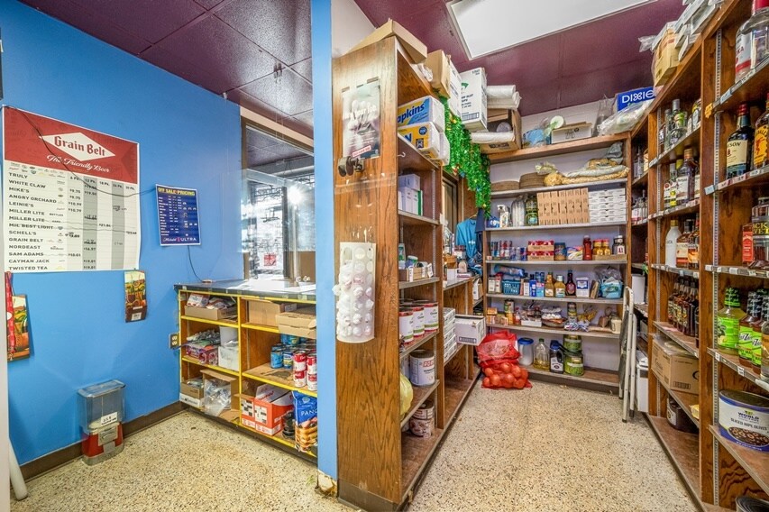 More Photos Of 236 E Maine St, Amboy Specialty For Sale