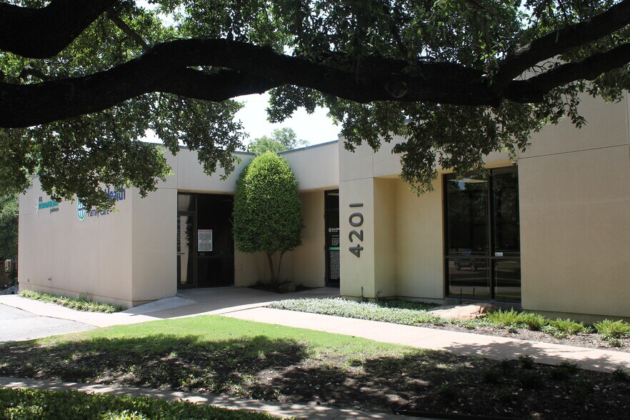 More Photos Of 4201 Camp Bowie Blvd, Fort Worth Medical For Lease