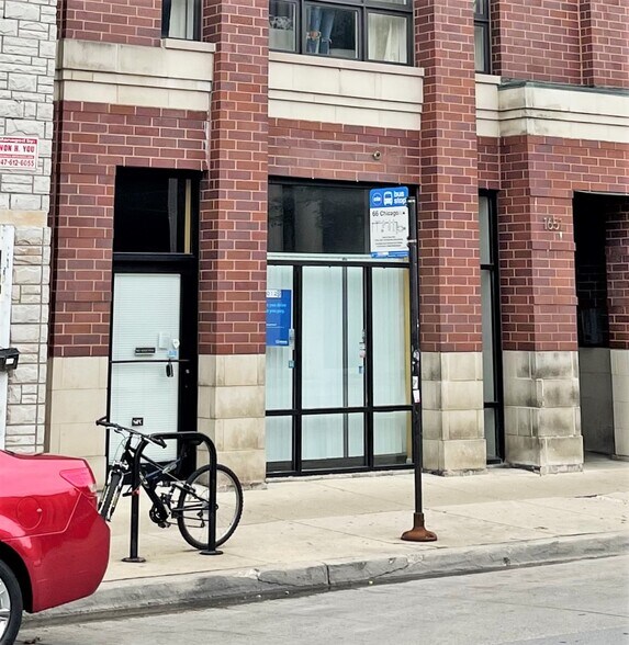 More Photos Of 1659 W Chicago Ave, Chicago Apartments For Lease