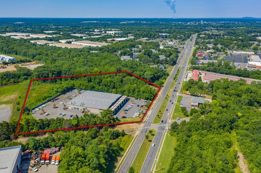 More Photos Of 10421 S Tryon St, Charlotte Auto Repair For Sale