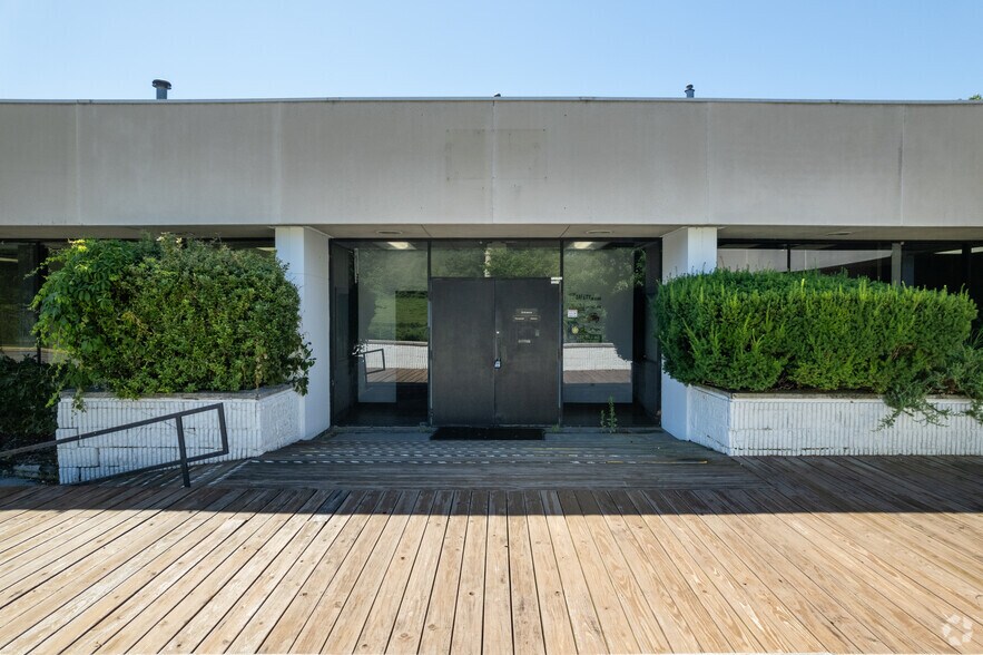 More Photos Of 90 Christ School Rd, Arden Distribution For Lease