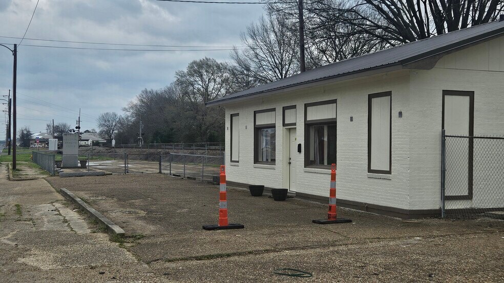 More Photos Of 2630 Desiard St, Monroe Storefront Retail Office For Sale