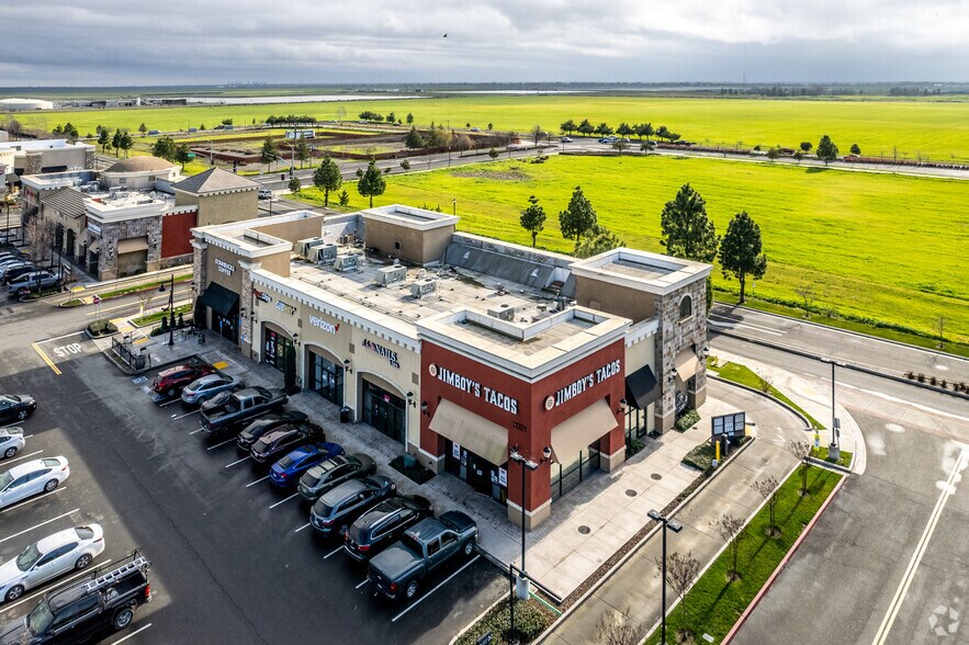 More Photos Of 2185 Bronze Star Dr, Woodland Unknown For Lease