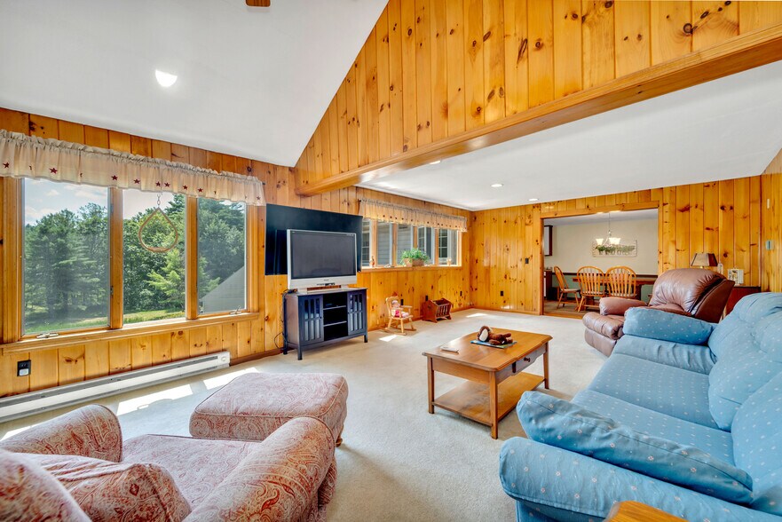 More Photos Of 77 Hancock Rd, Peterborough Flex For Sale