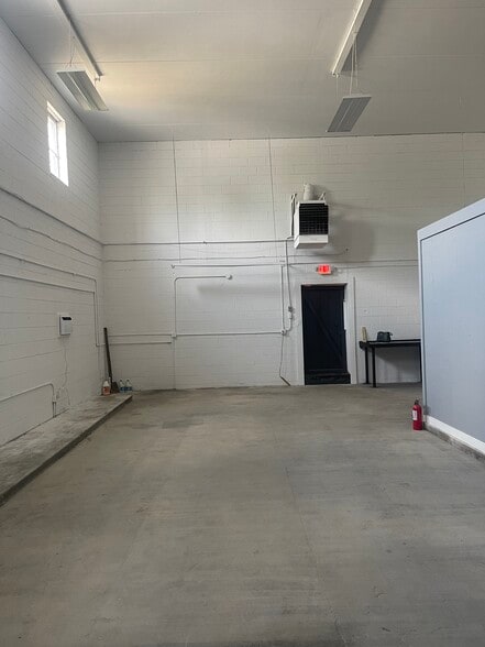 More Photos Of 103 Donald St, Nashville Service For Lease