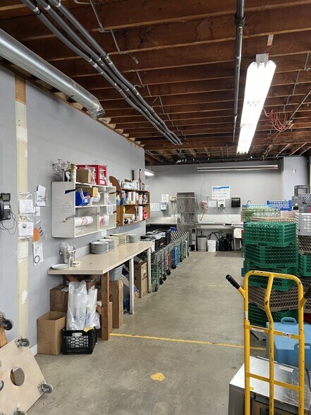 More Photos Of 160 N Branford Rd, Branford Warehouse For Sale