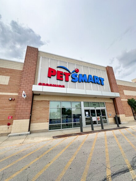 More Photos Of NWC 42nd St & Pulaski Rd, Chicago Unknown For Sale