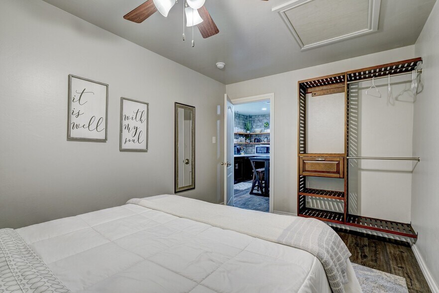 More Photos Of 1207 W Gore Blvd, Lawton Apartments For Sale