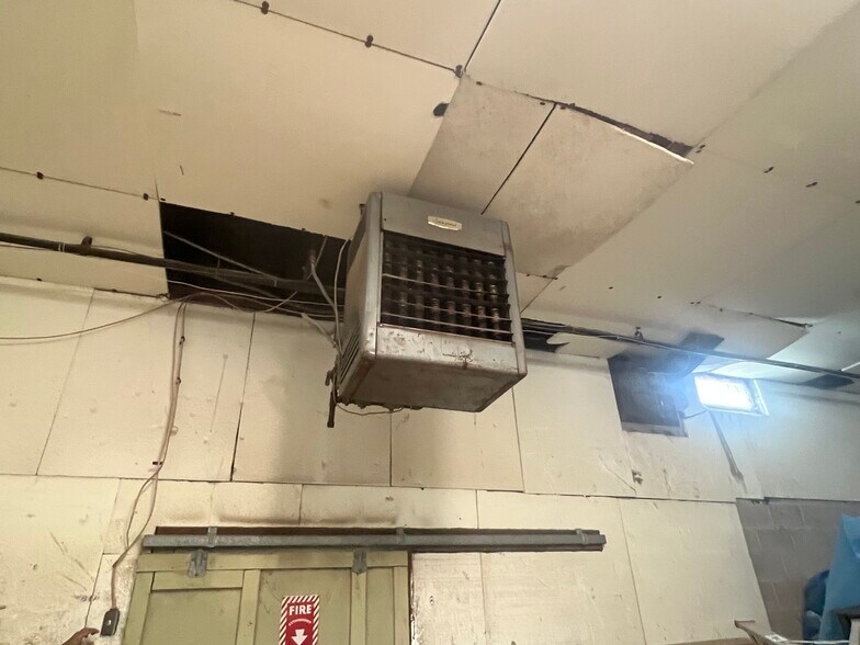 More Photos Of 1205 Spring St, Latrobe Warehouse For Sale