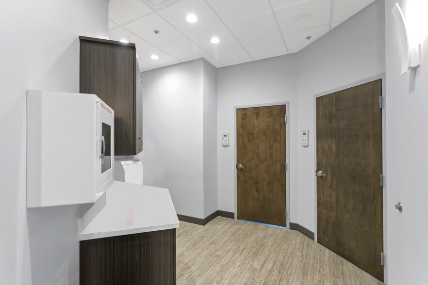 More Photos Of 1000 Randall Rd, Geneva Medical For Sale