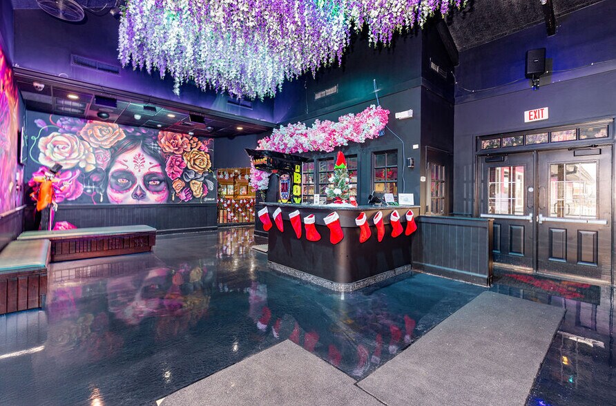 More Photos Of 1805 W 1st St, Springfield Restaurant For Sale