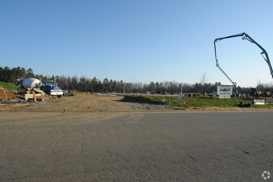 More Photos Of 4735 Corporate Dr, Concord Light Distribution For Lease