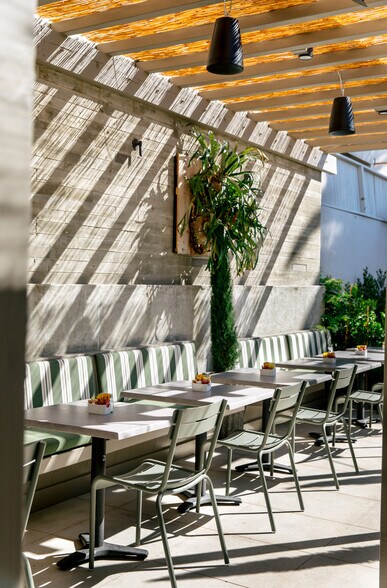 More Photos Of 8607 Melrose Ave, West Hollywood Restaurant For Lease