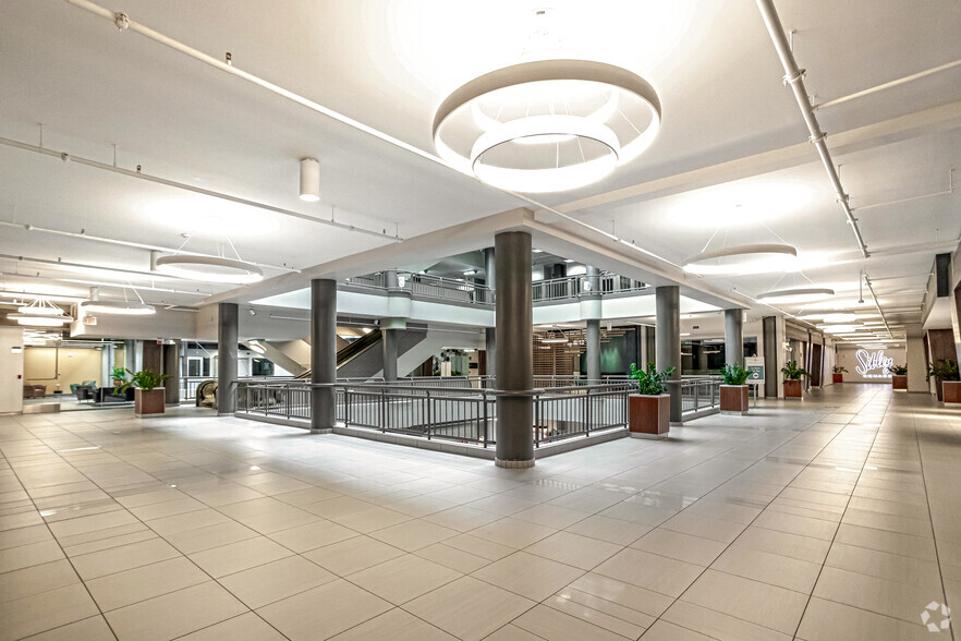 More Photos Of 260 E Main St, Rochester Medical For Lease