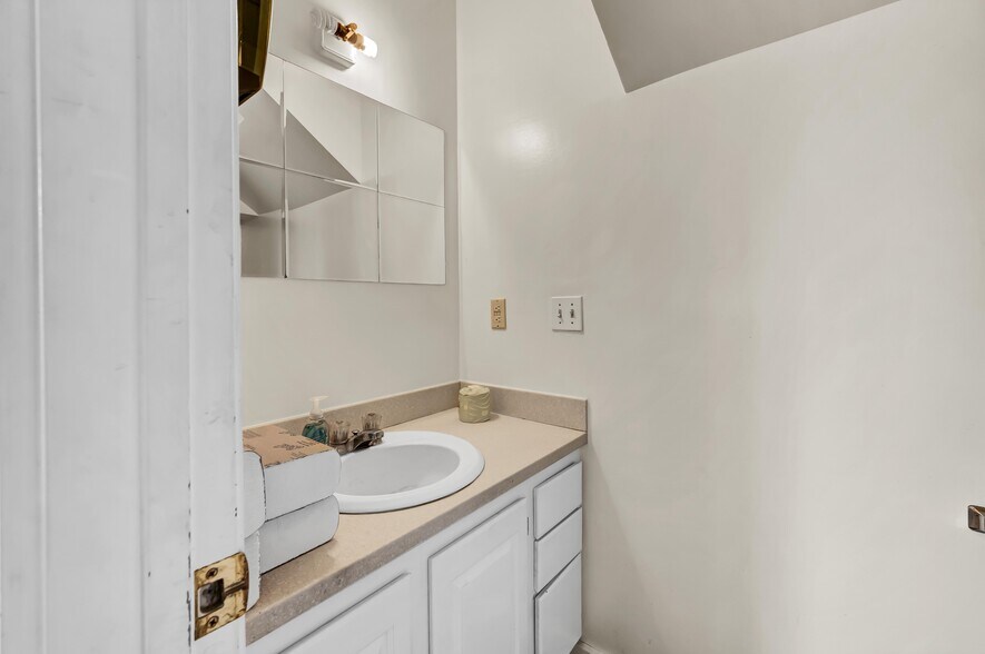 More Photos Of 50 S End Plz, New Milford Light Distribution For Sale