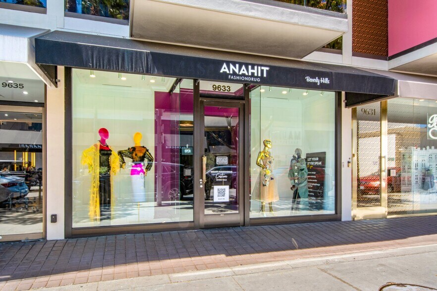 More Photos Of 9625-9647 Brighton Way, Beverly Hills Storefront Retail Office For Lease