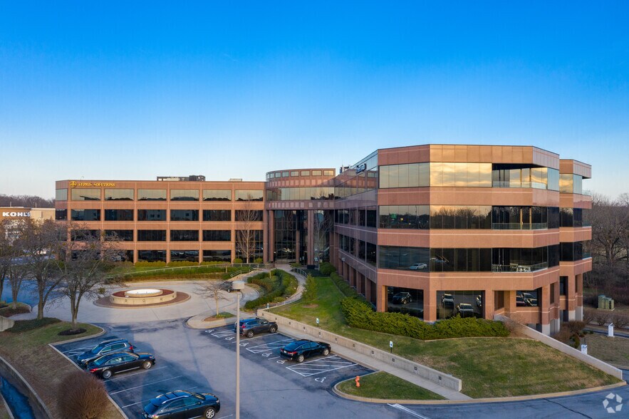 More Photos Of 101 Bullitt Ln, Louisville Office For Sale