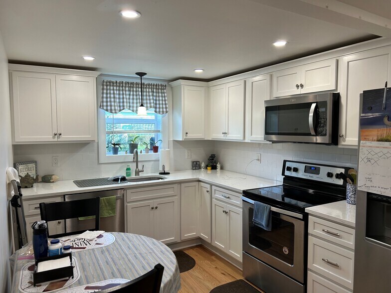 More Photos Of 34 Benedict St, Norwalk Apartments For Sale