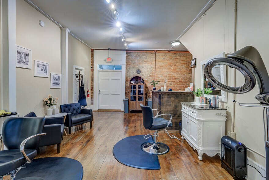 More Photos Of 107 E Main St, Jonesborough Storefront For Sale