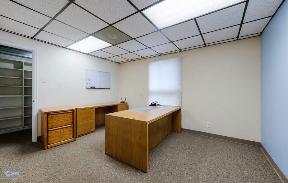 More Photos Of 1243 S Sherman Dr, Longmont Warehouse For Lease