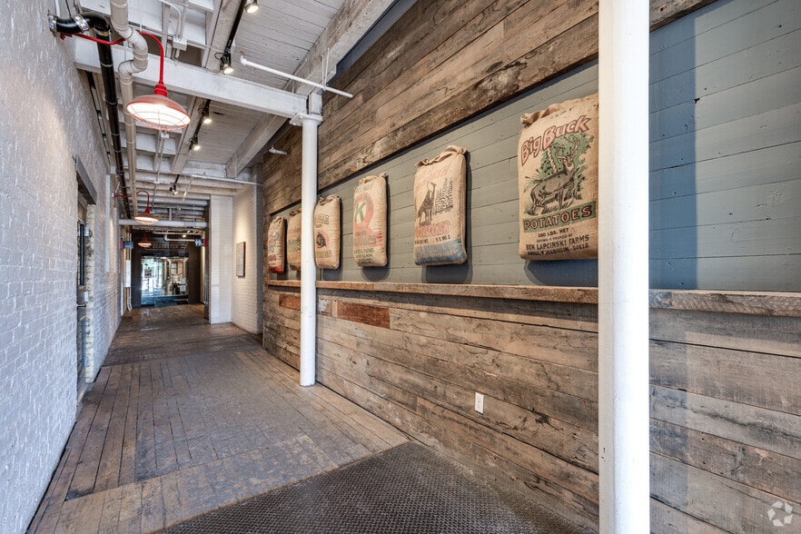More Photos Of 861 E Hennepin Ave, Minneapolis Manufacturing For Lease