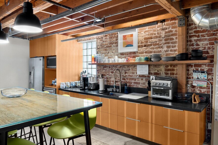 More Photos Of 425 E 4th St, Long Beach Office Residential For Sale