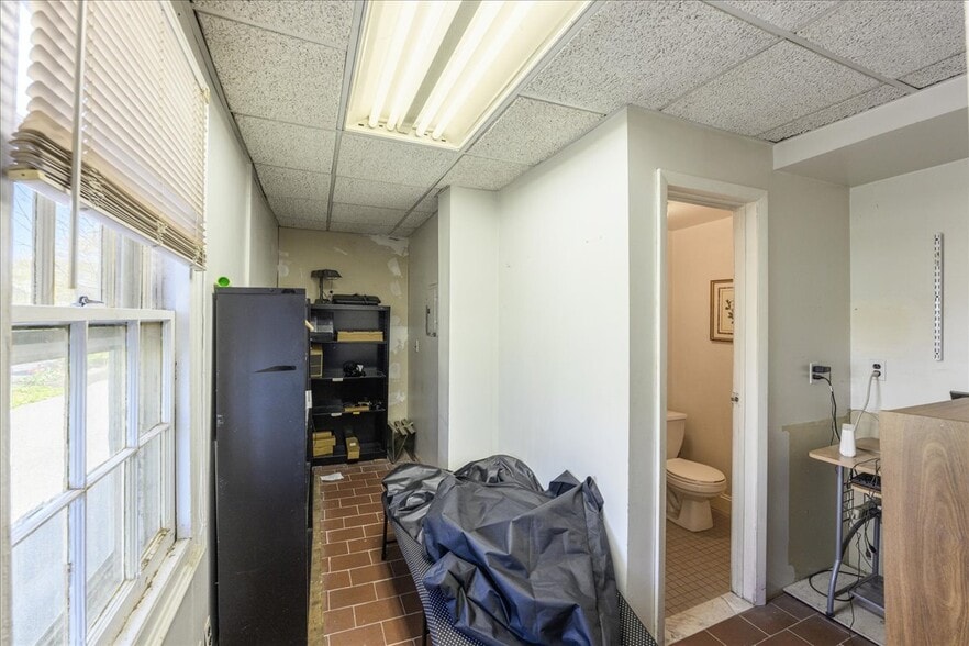 More Photos Of 139 N Ocean Ave, Patchogue Office Residential For Lease