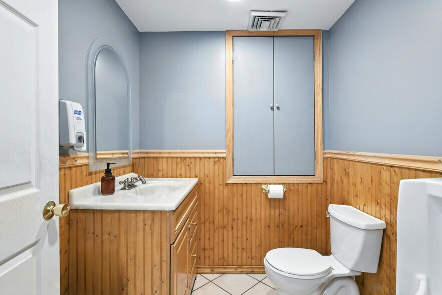 More Photos Of 962 Southampton Rd, Westfield Warehouse For Sale