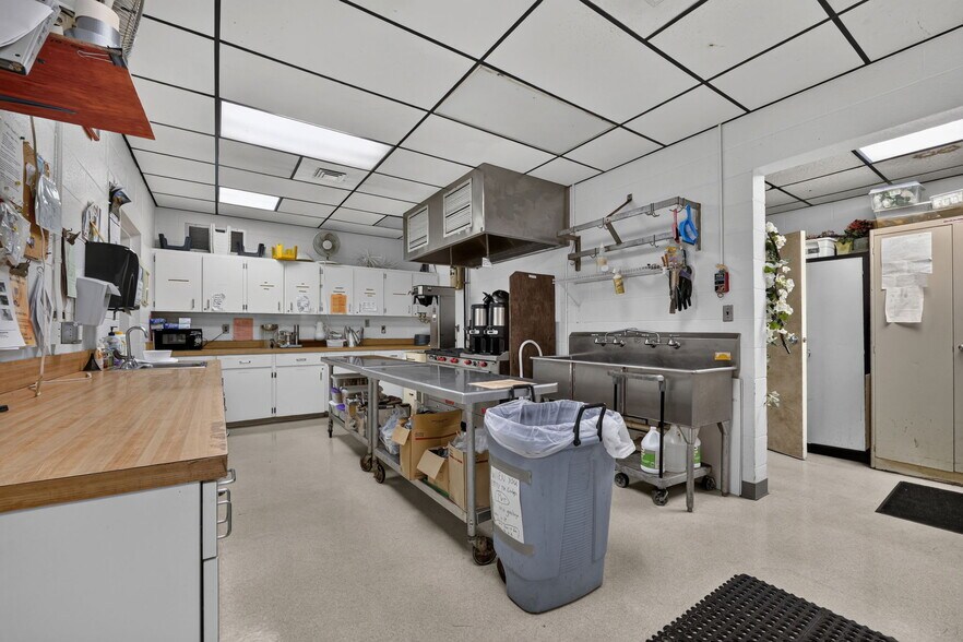 More Photos Of 1460 A Woodville Rd, Millbury Freestanding For Sale