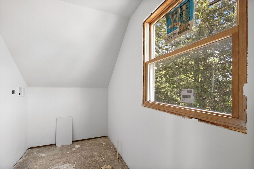 More Photos Of 618 Barron Blvd, Grayslake Medical For Sale