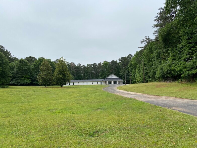 More Photos Of 4031 Rainbow Dr, Decatur Religious Facility For Sale