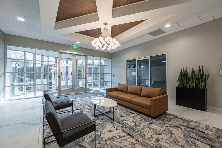 More Photos Of 5101 Cox Rd, Glen Allen Office For Lease