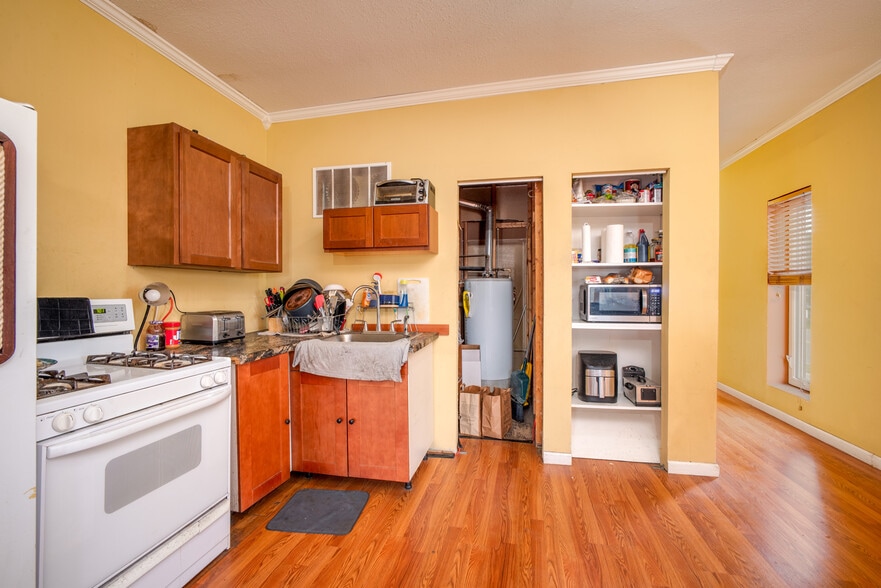 More Photos Of 20785 Orchard Lake Rd, Farmington Hills Warehouse For Sale