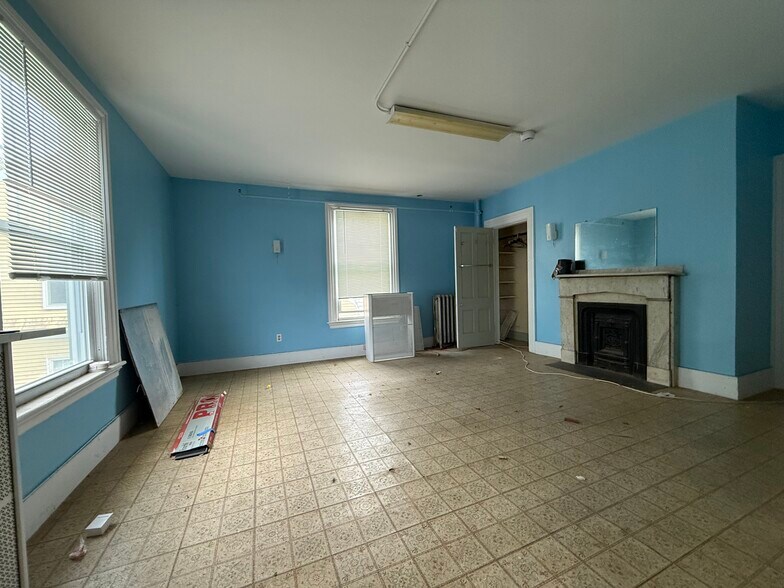 More Photos Of , Worcester Specialty For Sale