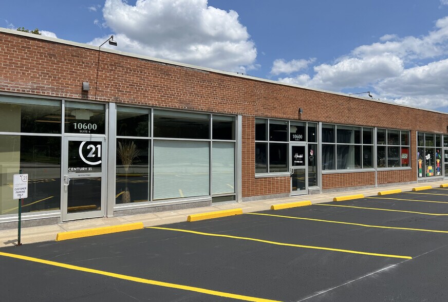 More Photos Of 10600 W Bluemound Rd, Milwaukee Freestanding For Sale