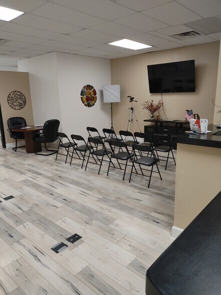More Photos Of 8867 W Flamingo Rd, Las Vegas Office For Sale