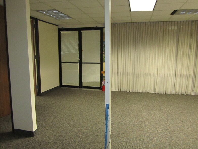 More Photos Of 539 N Carancahua St, Corpus Christi Office For Lease