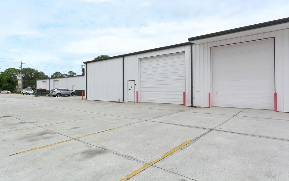 More Photos Of 1985 Cattlemen Rd, Sarasota Warehouse For Sale